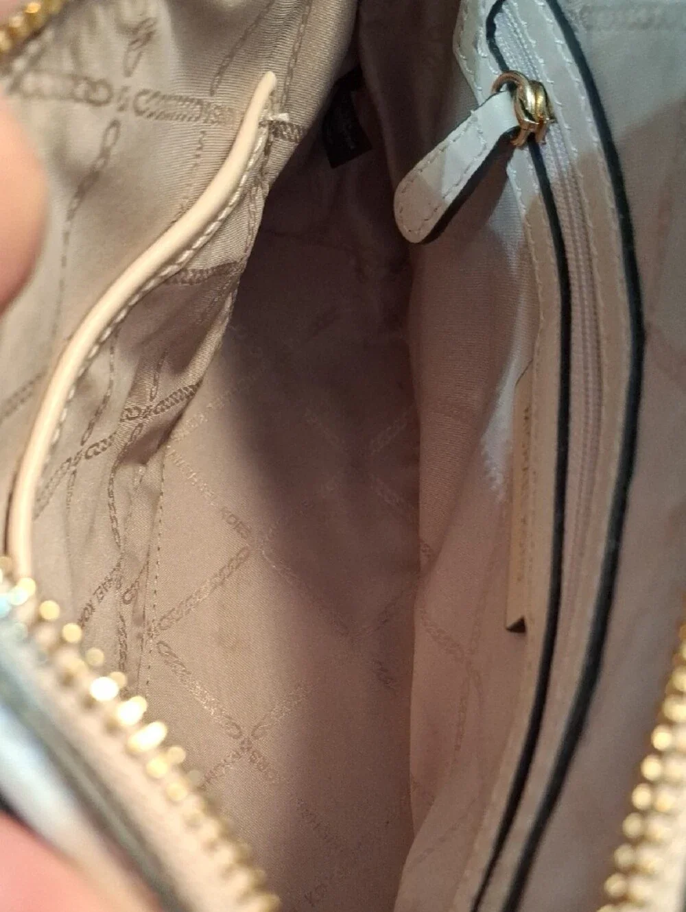 Michael Kors Mott Large Zip Dome Crossbody Nwot
